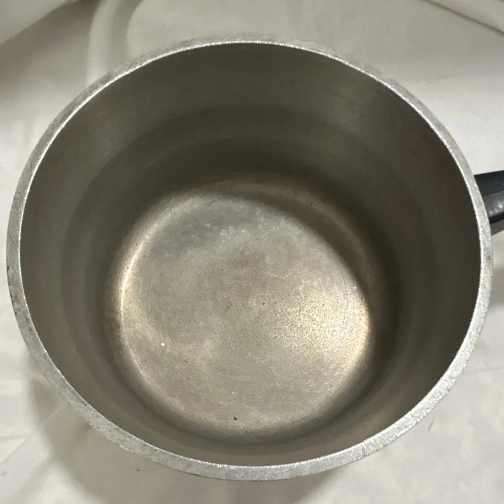 Club Yellow Enamel Aluminum Saucepan Single Handle - Picture 2 of 4